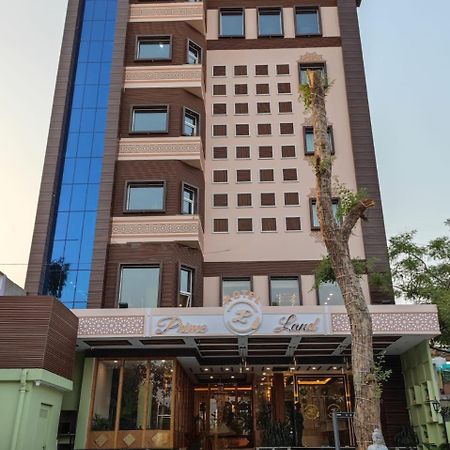 Prime Land Hotel Varanasi Ngoại thất bức ảnh