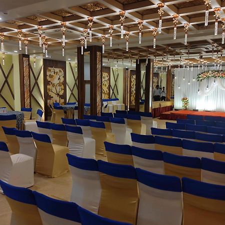 Prime Land Hotel Varanasi Ngoại thất bức ảnh
