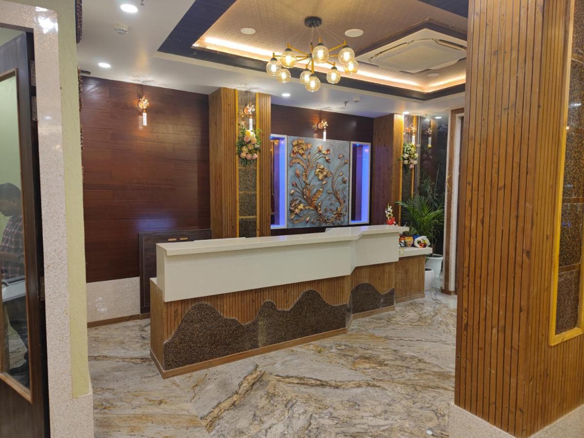 Prime Land Hotel Varanasi Ngoại thất bức ảnh