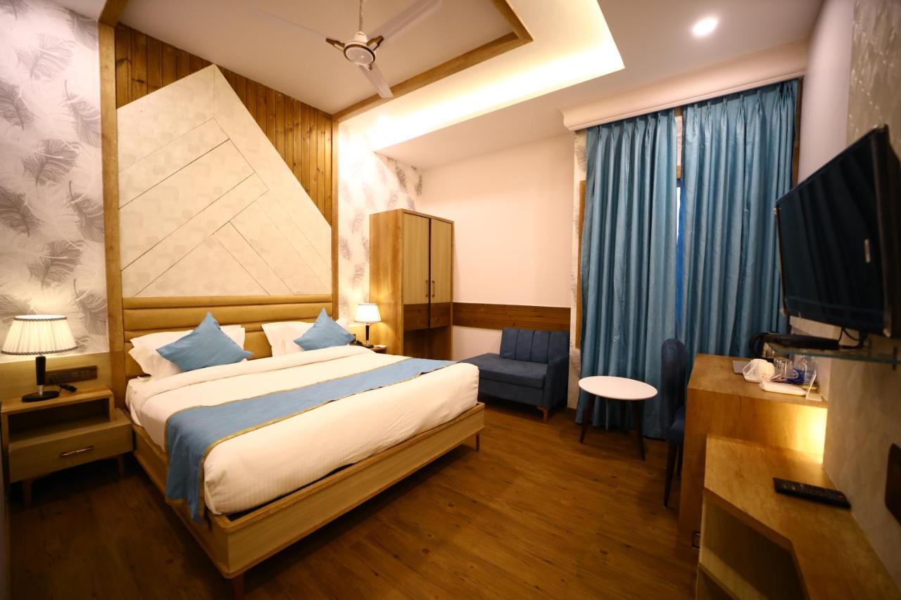 Prime Land Hotel Varanasi Ngoại thất bức ảnh