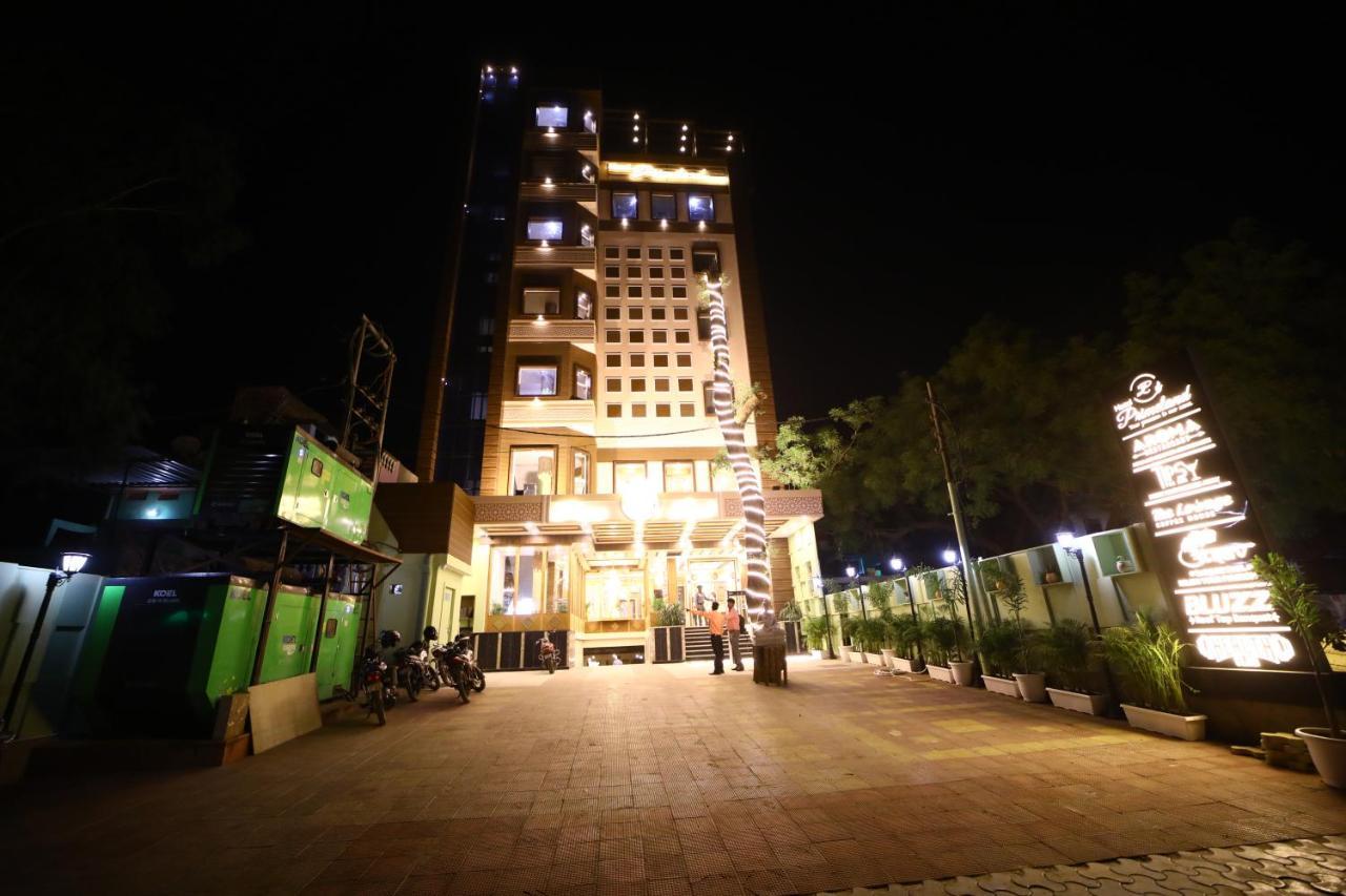 Prime Land Hotel Varanasi Ngoại thất bức ảnh