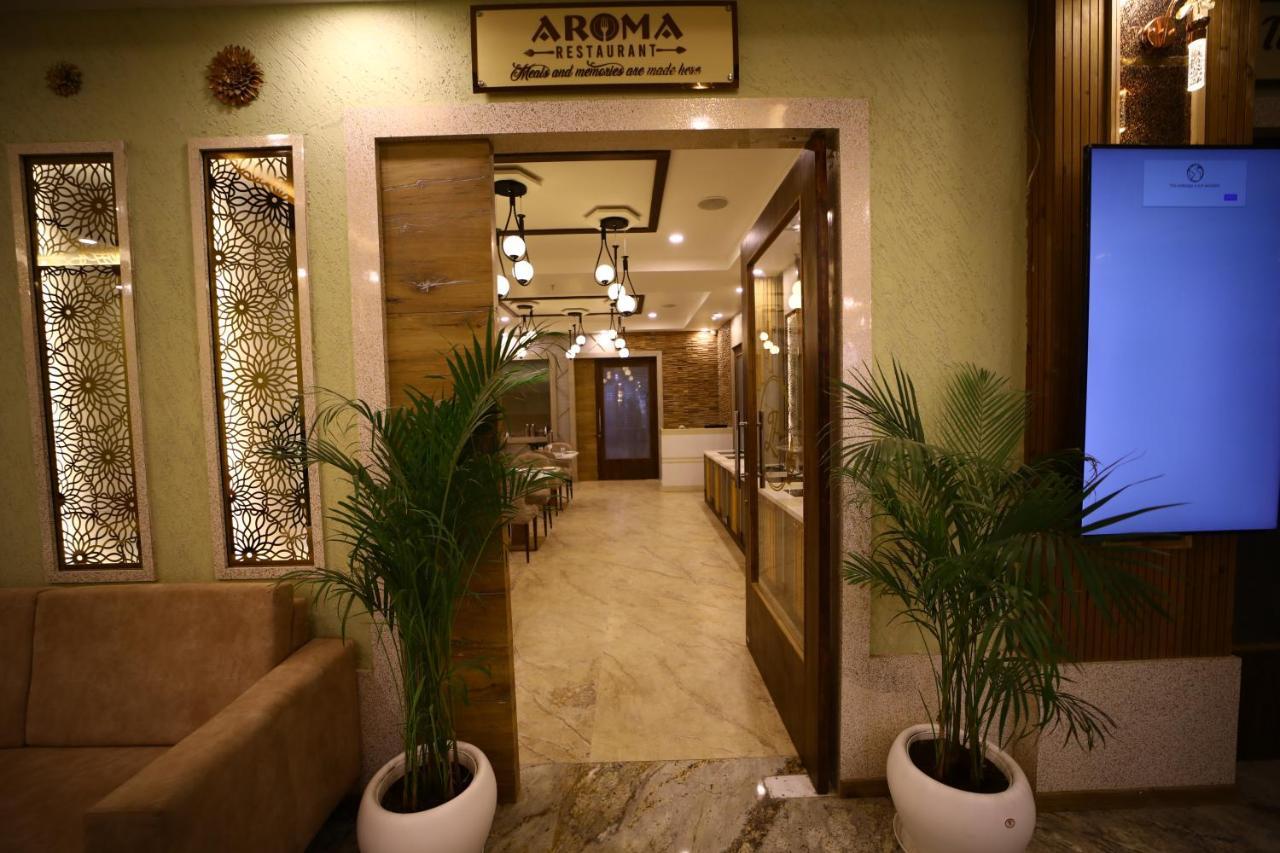 Prime Land Hotel Varanasi Ngoại thất bức ảnh