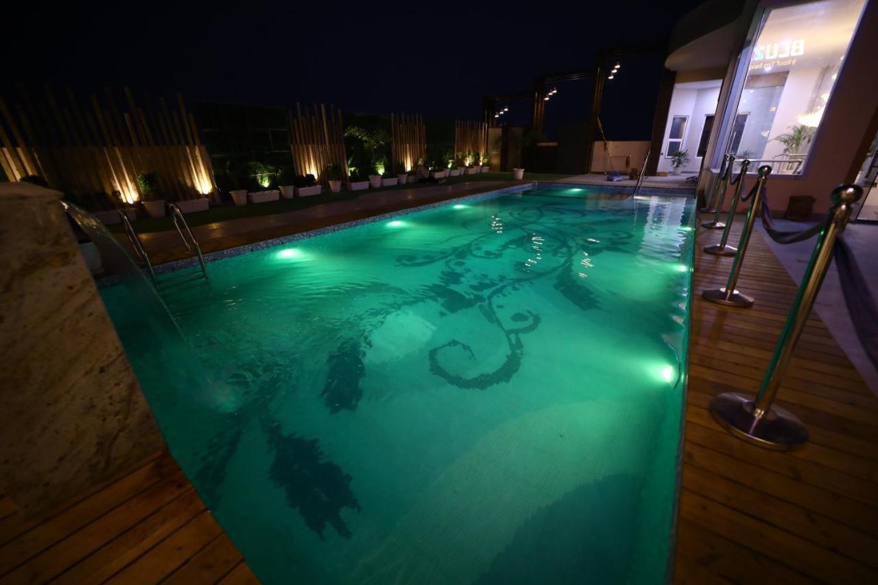 Prime Land Hotel Varanasi Ngoại thất bức ảnh
