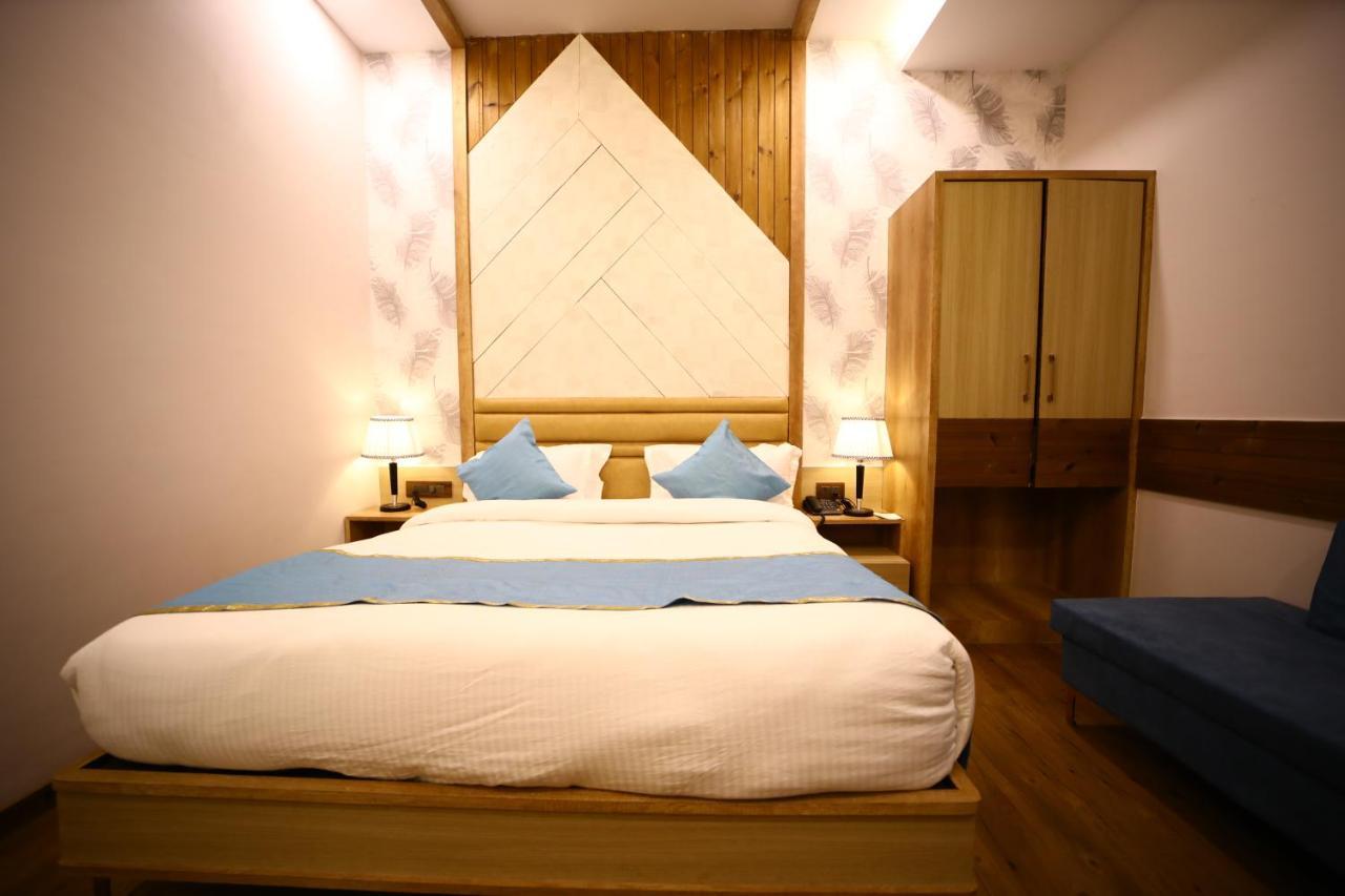Prime Land Hotel Varanasi Ngoại thất bức ảnh
