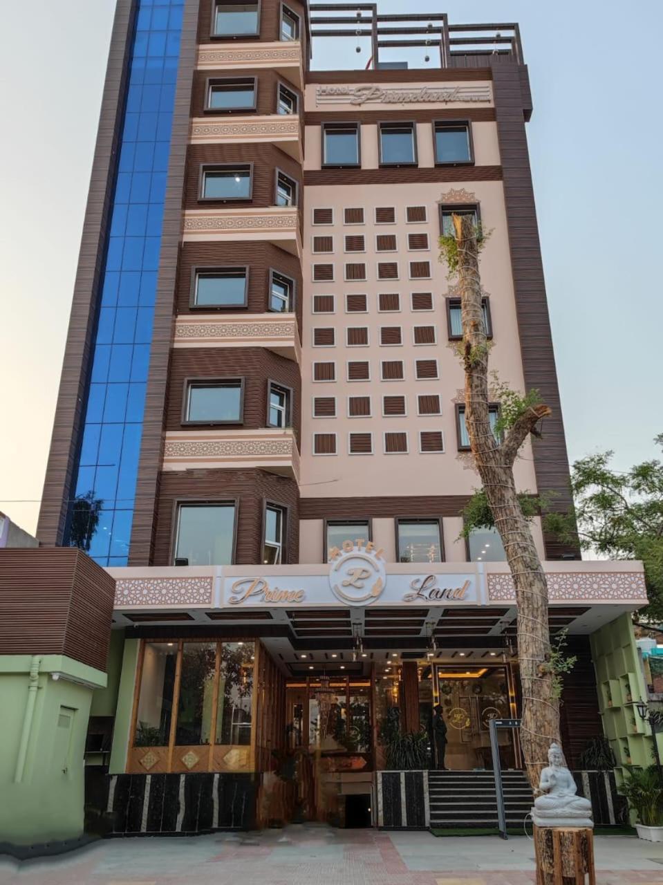 Prime Land Hotel Varanasi Ngoại thất bức ảnh
