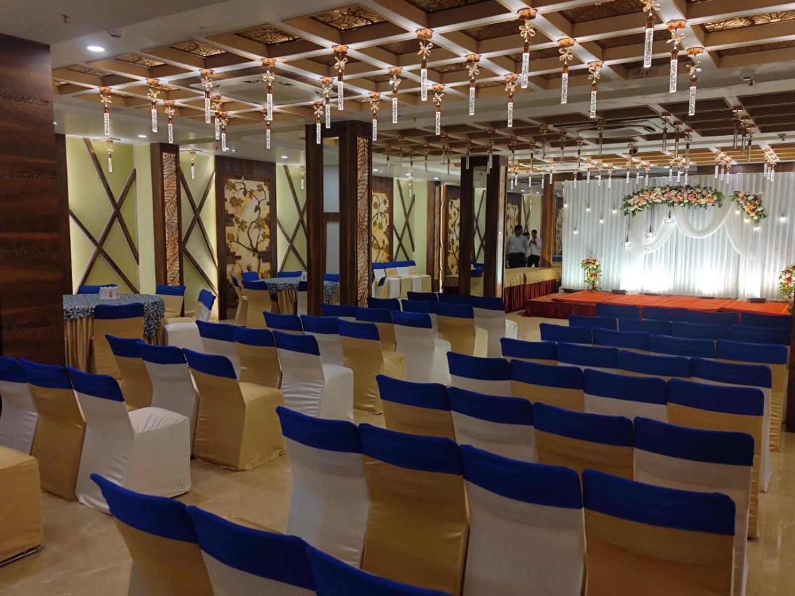 Prime Land Hotel Varanasi Ngoại thất bức ảnh