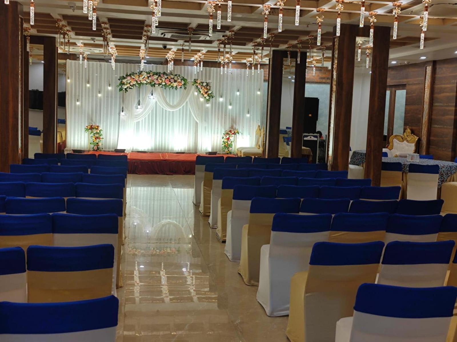 Prime Land Hotel Varanasi Ngoại thất bức ảnh